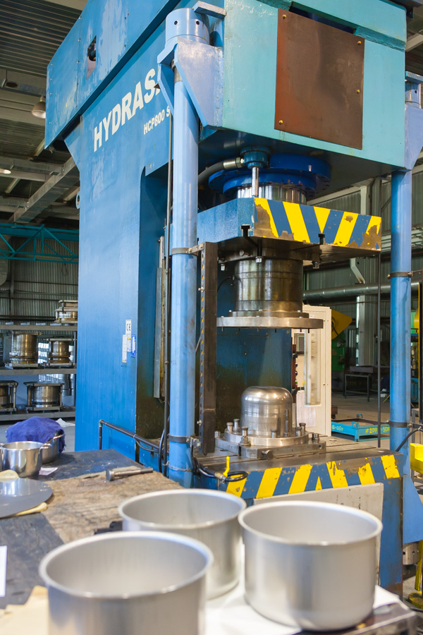 Участок холодной штамповки. Пресс